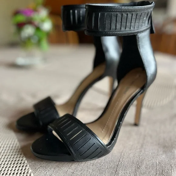 Gianni Bini Black Stiletto Heels with Textured Ankle Strap 8.5M EUC - Picture 3 of 14